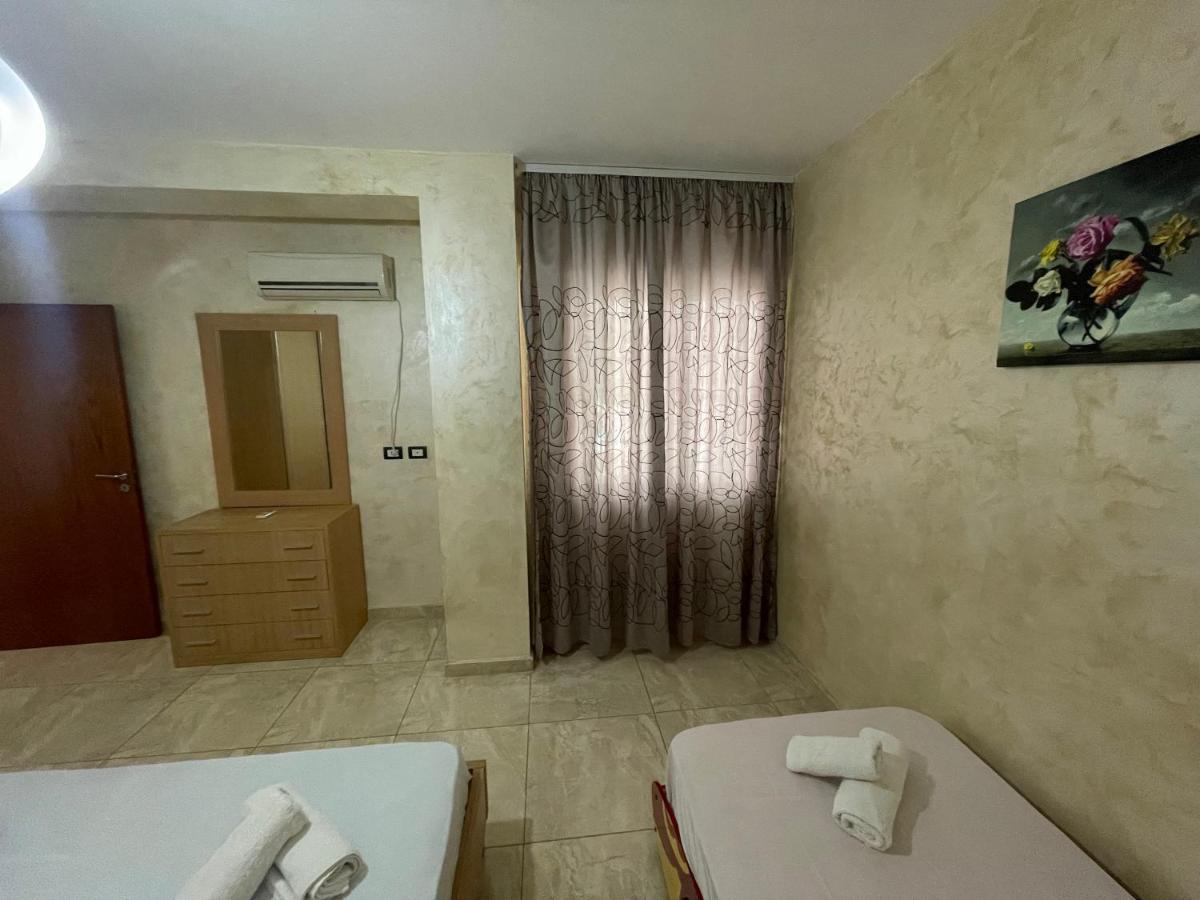 1-stunning Sea View Apartments! Apartamento Sarandë